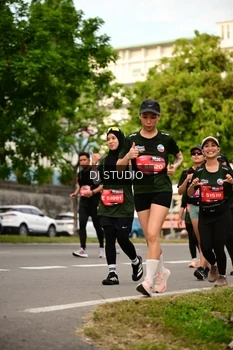 Runner Photo 4155547