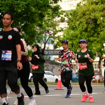Runner Photo 4155671