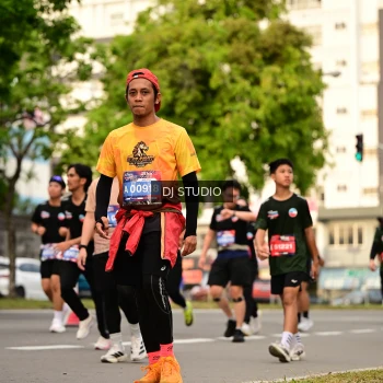Runner Photo 4156011