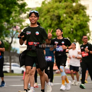 Runner Photo 4156100