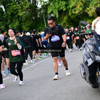 Runner Photo 4156334