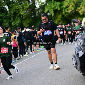 Runner Photo 4156358