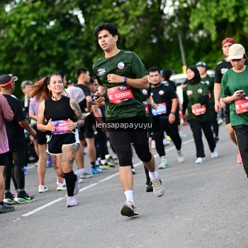Runner Photo 4156406