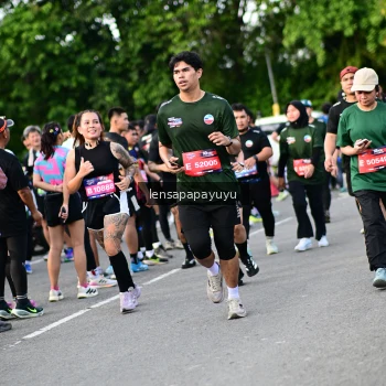 Runner Photo 4156414