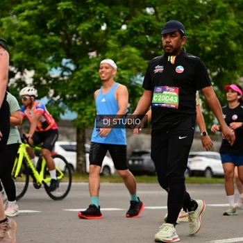 Runner Photo 4156451