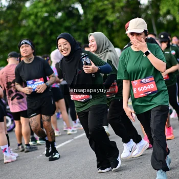 Runner Photo 4156475