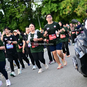 Runner Photo 4156642
