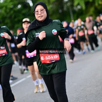 Runner Photo 4156647