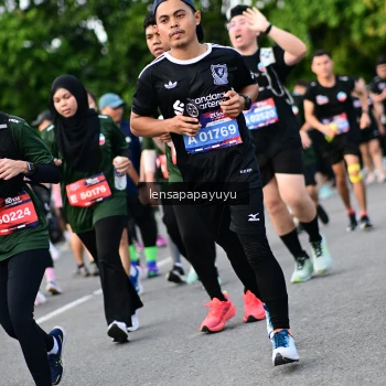 Runner Photo 4156690