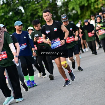 Runner Photo 4156701