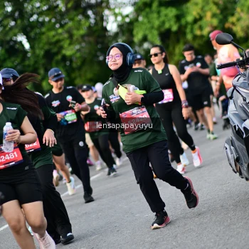 Runner Photo 4156786