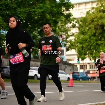 Runner Photo 4157119