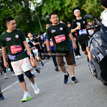 Runner Photo 4157619
