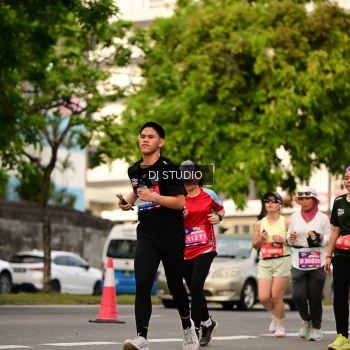 Runner Photo 4157630