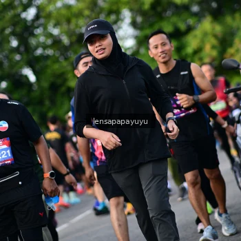 Runner Photo 4157975