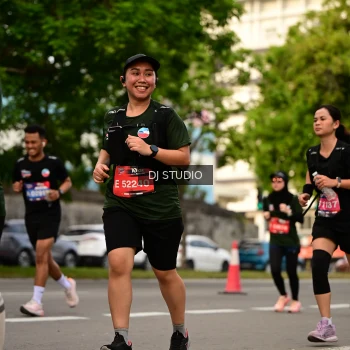 Runner Photo 4158072