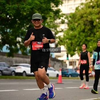 Runner Photo 4158255