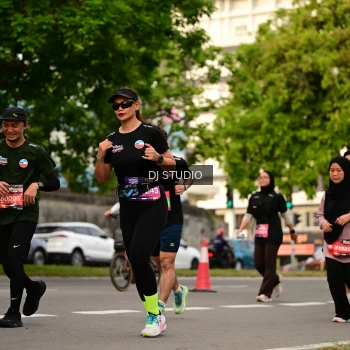 Runner Photo 4158389