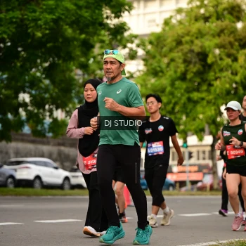Runner Photo 4158416