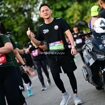 Runner Photo 4158417