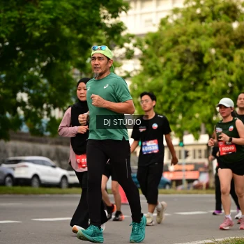 Runner Photo 4158419