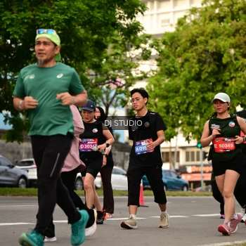 Runner Photo 4158426
