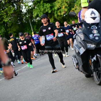 Runner Photo 4158430