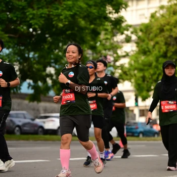Runner Photo 4158676