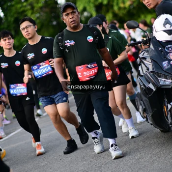 Runner Photo 4158997