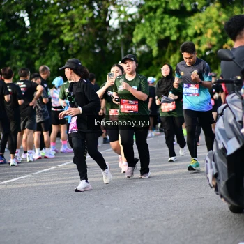 Runner Photo 4159343