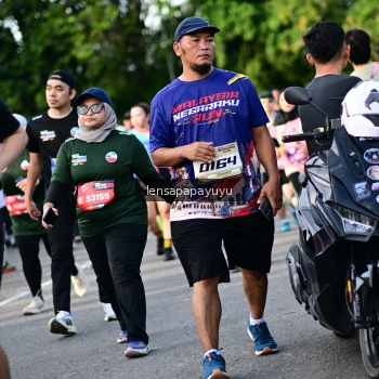 Runner Photo 4159533