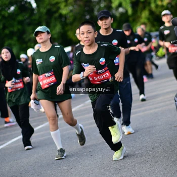 Runner Photo 4159635