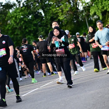 Runner Photo 4160200