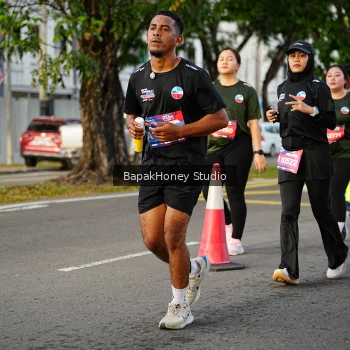 Runner Photo 4161409