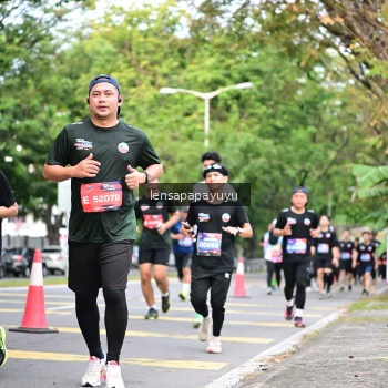 Runner Photo 4161497