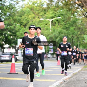 Runner Photo 4161504