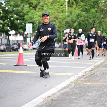 Runner Photo 4161515