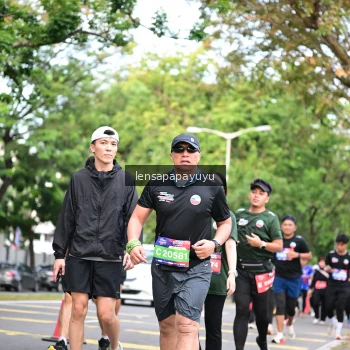 Runner Photo 4161536