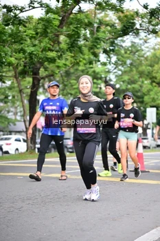Runner Photo 4161576