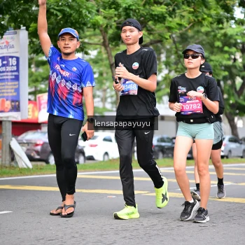 Runner Photo 4161585