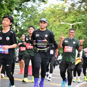 Runner Photo 4161597