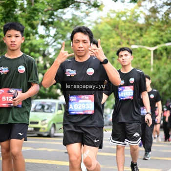 Runner Photo 4161673