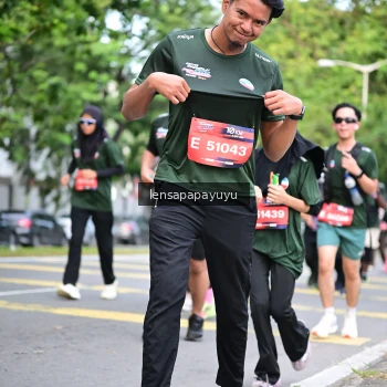Runner Photo 4161795