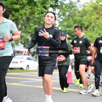 Runner Photo 4161856