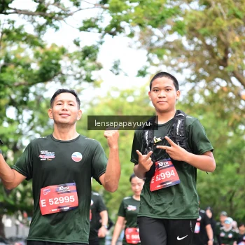 Runner Photo 4161874