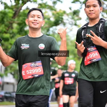 Runner Photo 4161876