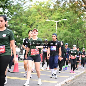Runner Photo 4161877