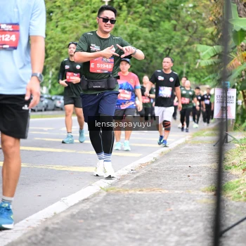 Runner Photo 4161982