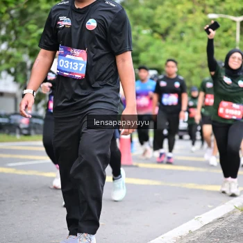 Runner Photo 4162024