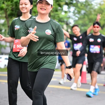 Runner Photo 4162109